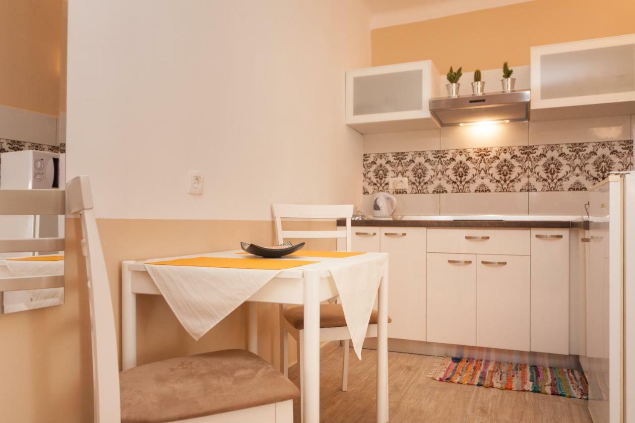 Nice Apartment In The City Center Rovinj Exterior foto